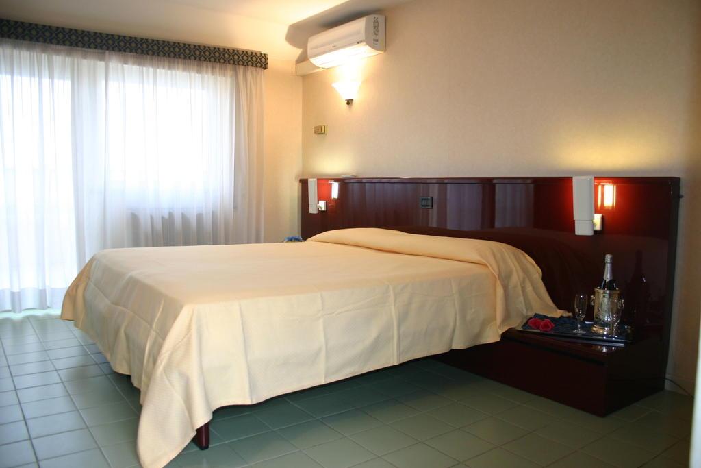 Grand Hotel Dei Cesari Dependance Anzio Luaran gambar